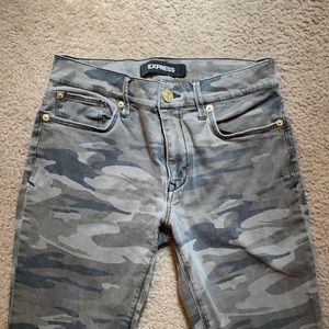 EXPRESS camo jeans size 4L